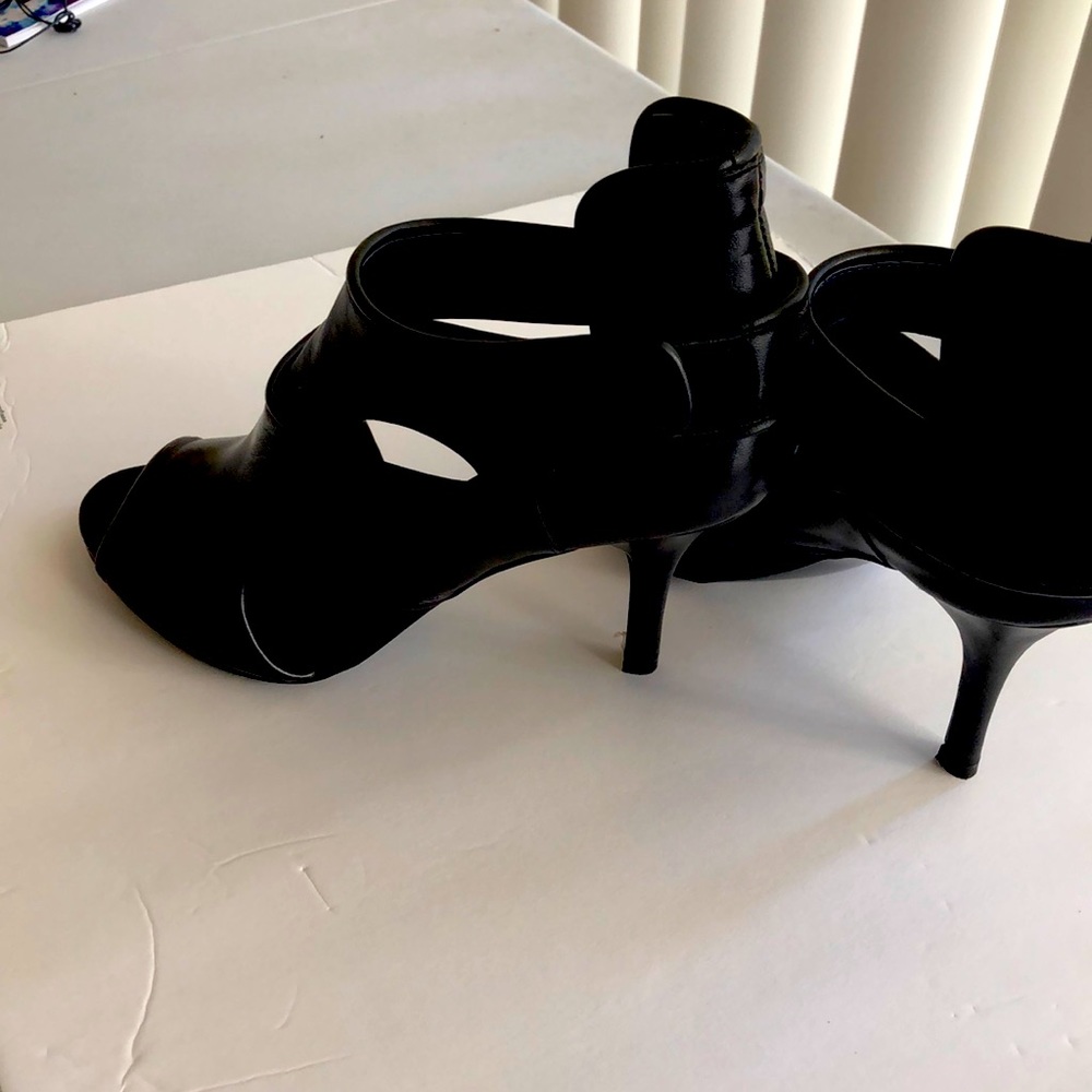 HIGH HEELS BLACK LEATHER SHOES